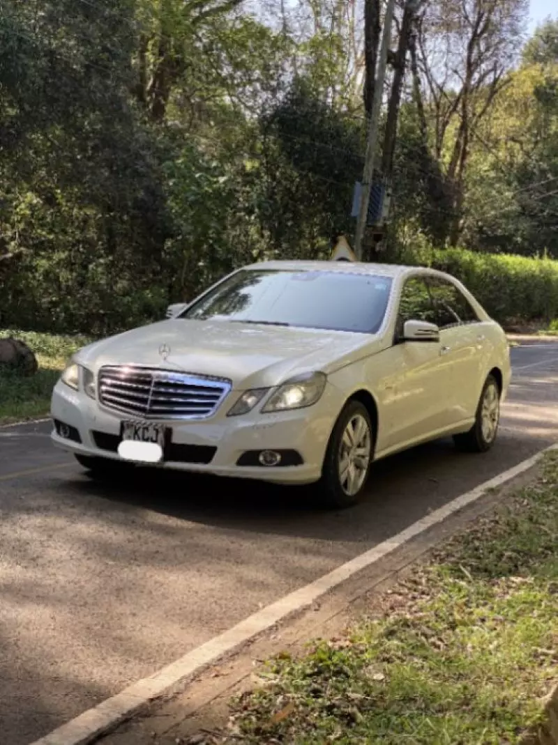 Mercedes-Benz E 250   - 2010