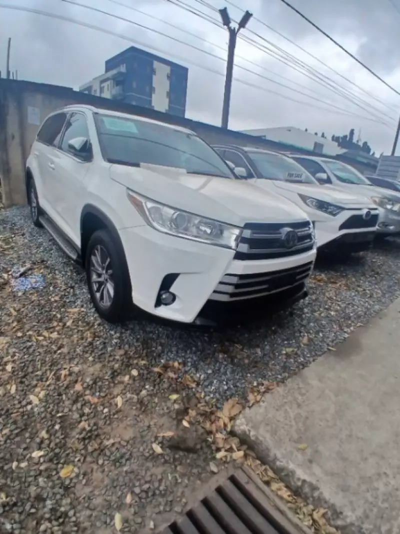 TOYOTA Highlander   - 2019