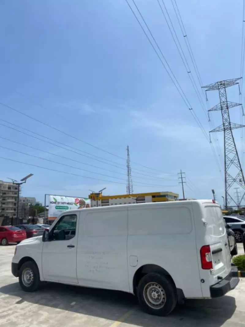 Nissan NV   - 2013