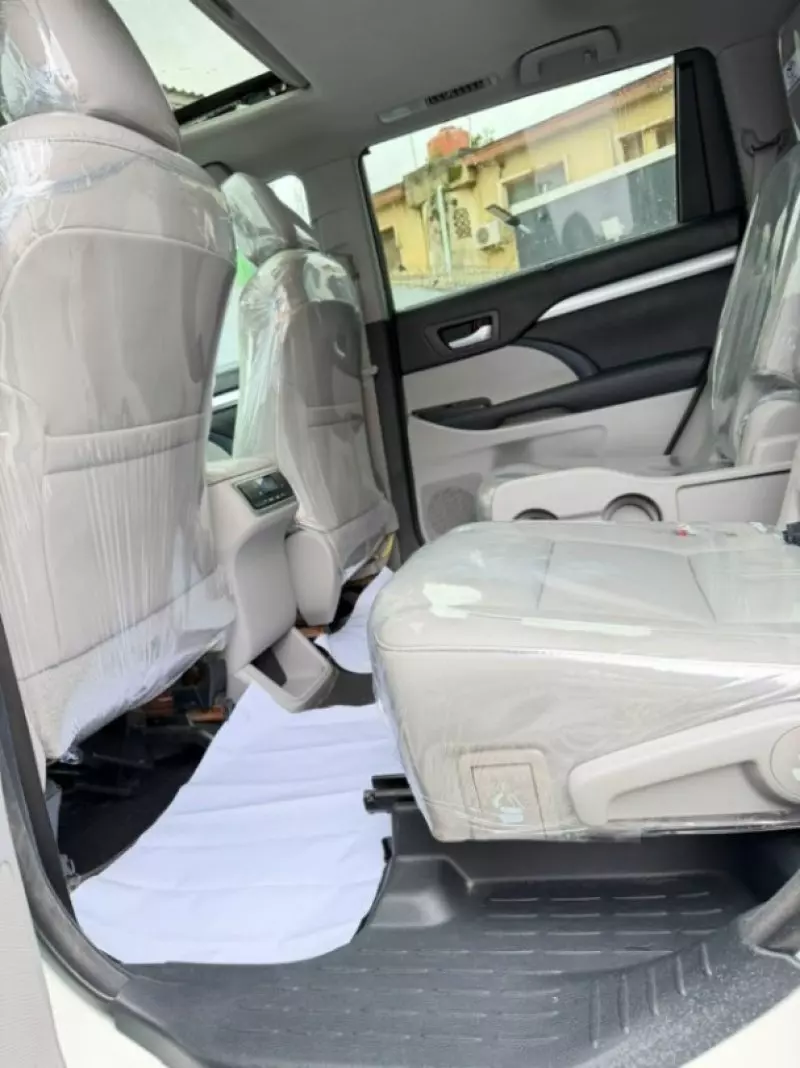 TOYOTA Highlander   - 2015