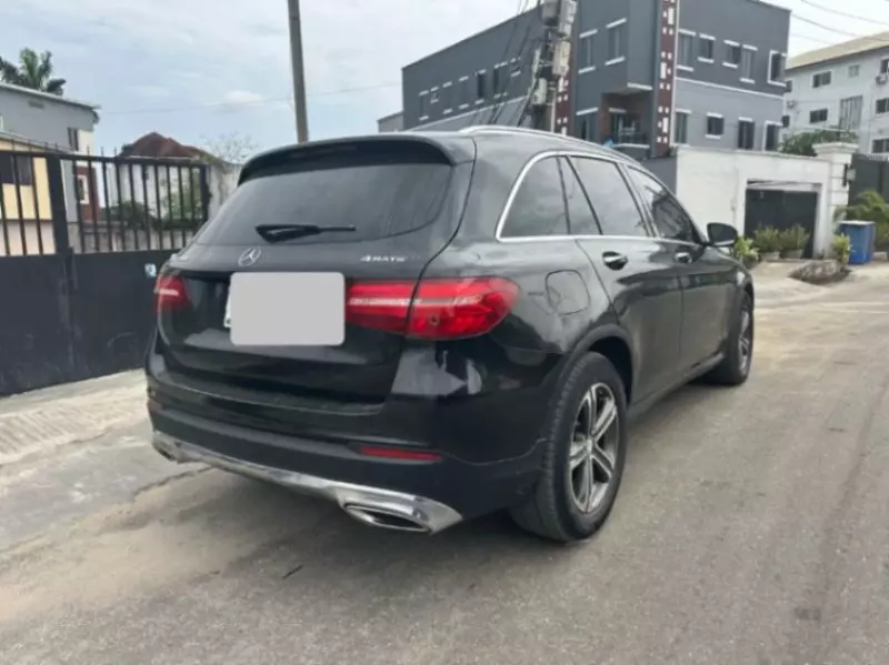 Mercedes-Benz GLC 300   - 2017