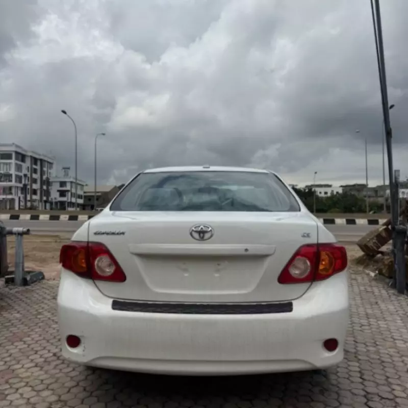 TOYOTA Corolla   - 2010