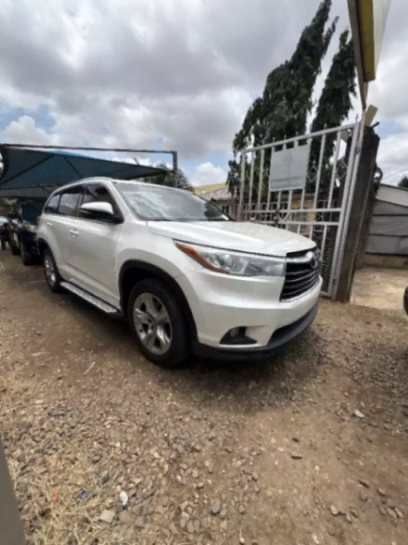 TOYOTA Highlander   - 2016