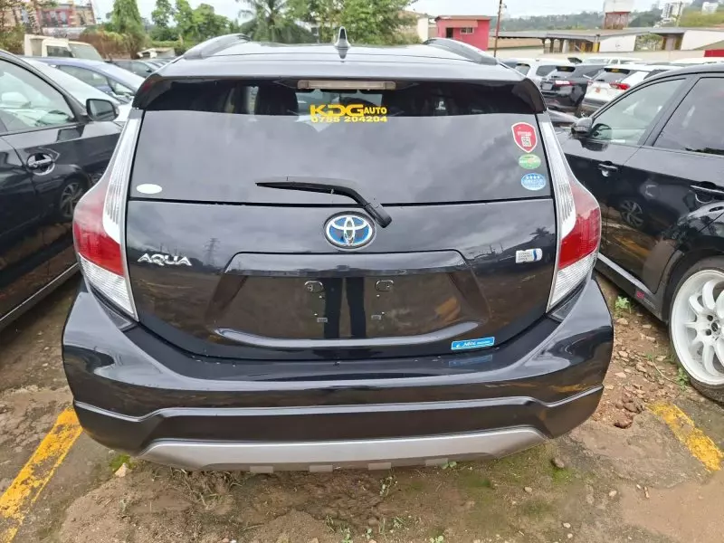 Toyota Aqua Hybrid   - 2016