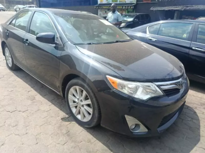 Toyota Camry   - 2014