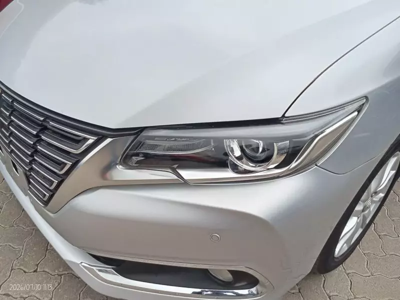 TOYOTA Premio - 2019