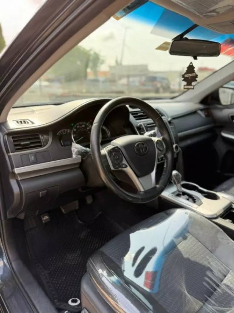 TOYOTA Camry - 2012