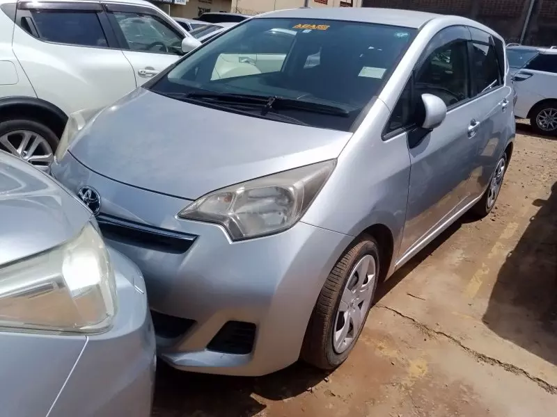 Toyota Ractis   - 2013