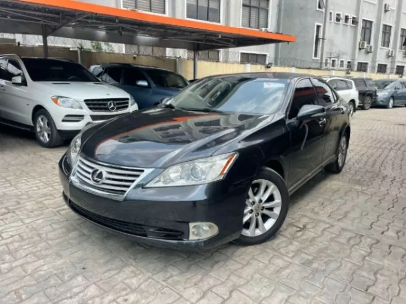 Lexus ES   - 2011