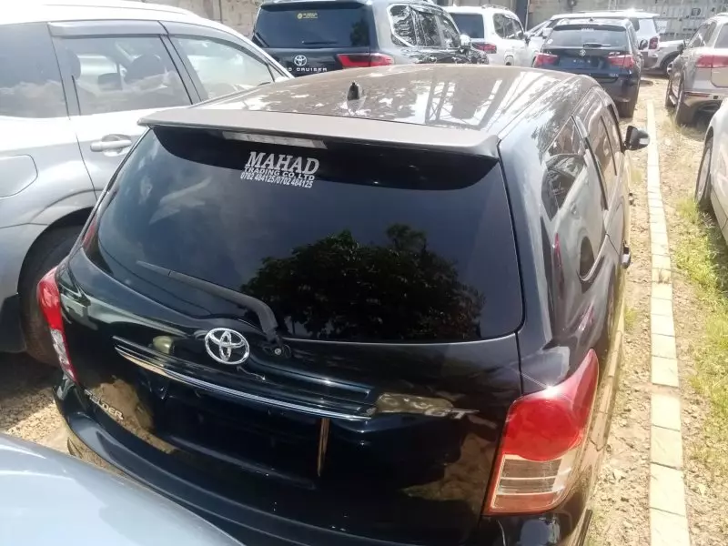 Toyota Fielder    - 2012