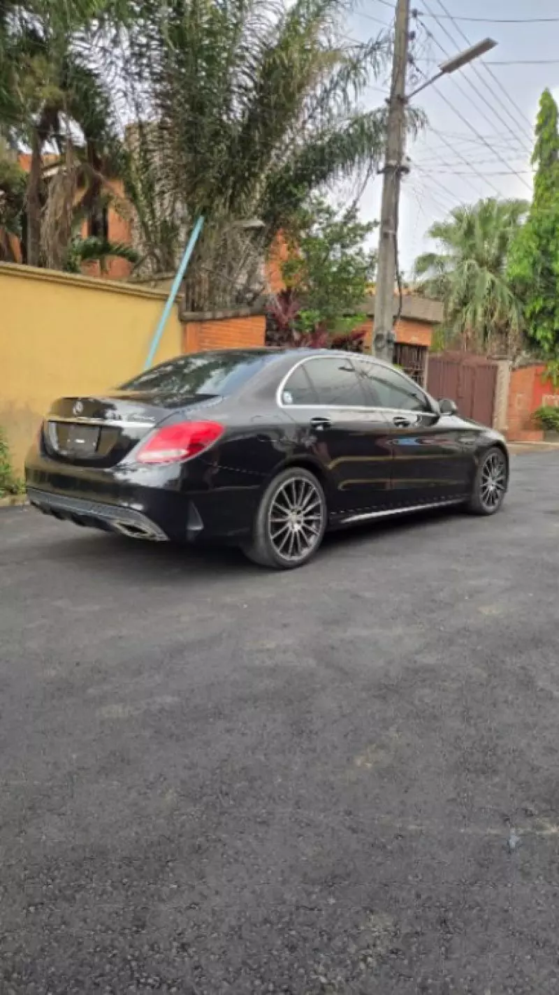 Mercedes-Benz C 300   - 2015