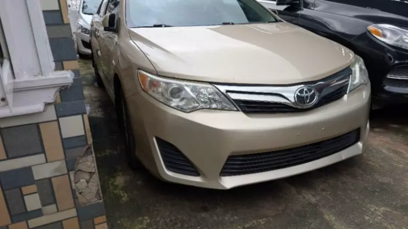 TOYOTA Camry   - 2012