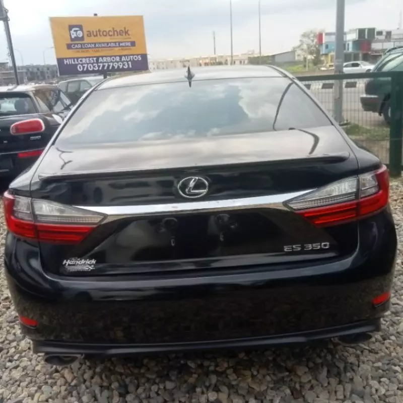 Lexus ES   - 2016