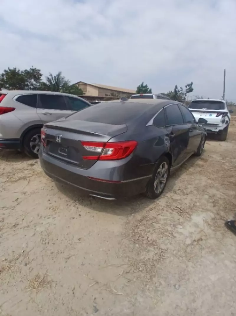 Honda Accord   - 2019