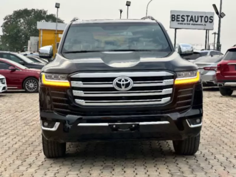 TOYOTA LANDCRUISER VXR   - 2026