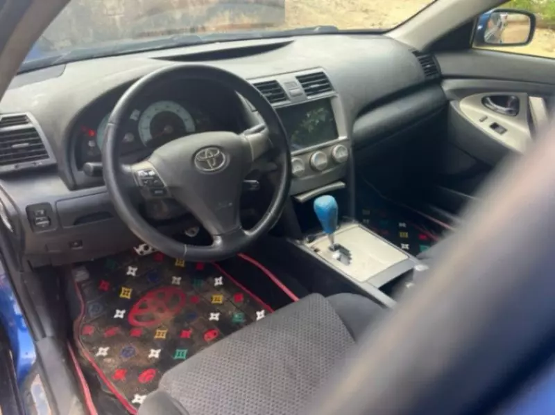 Toyota Camry - 2010