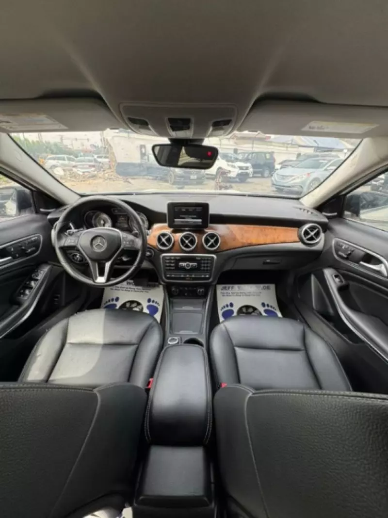 Mercedes-Benz GLA-Class   - 2015