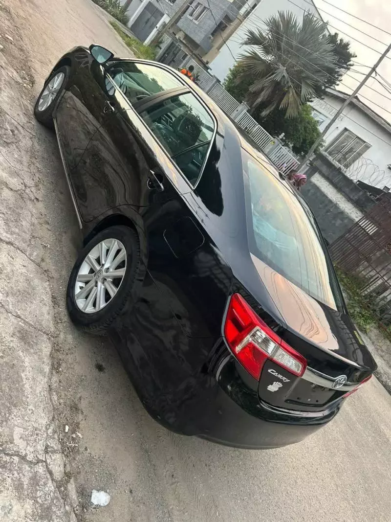 Toyota Camry   - 2013