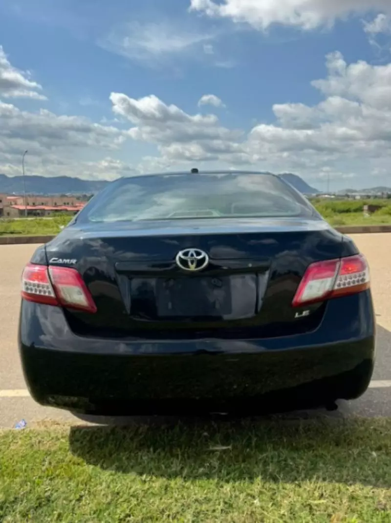 TOYOTA Camry   - 2010