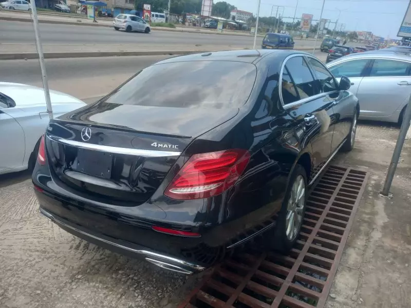 Mercedes-Benz E 300   - 2017