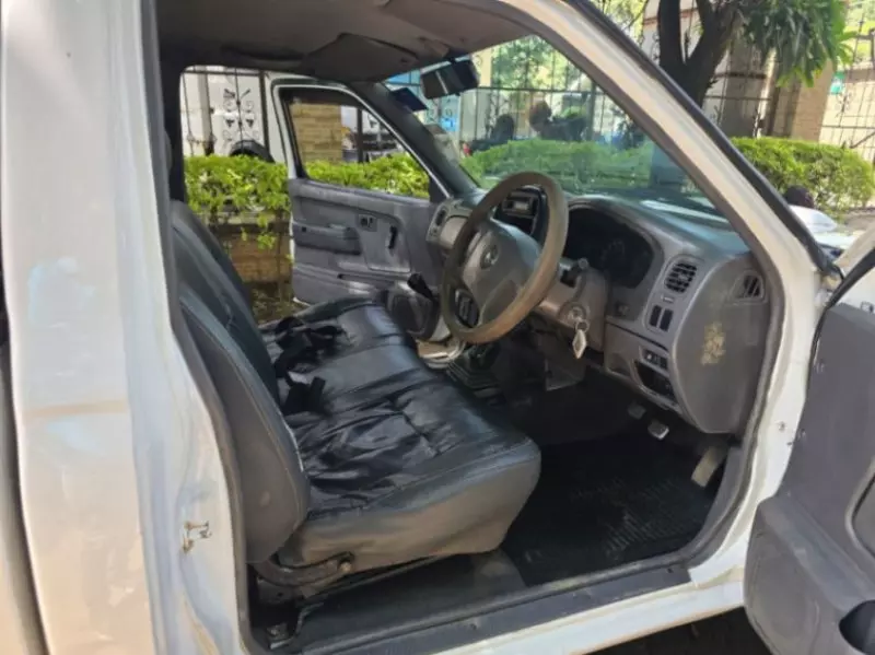 Nissan NP 300 - 2013