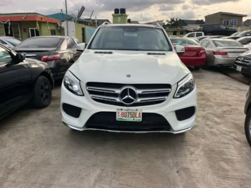 Mercedes-Benz GLE 400   - 2019