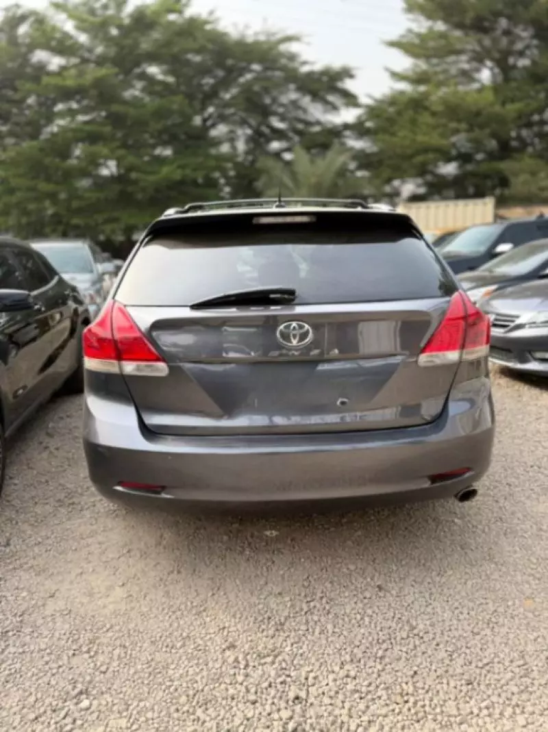 Toyota Venza   - 2011