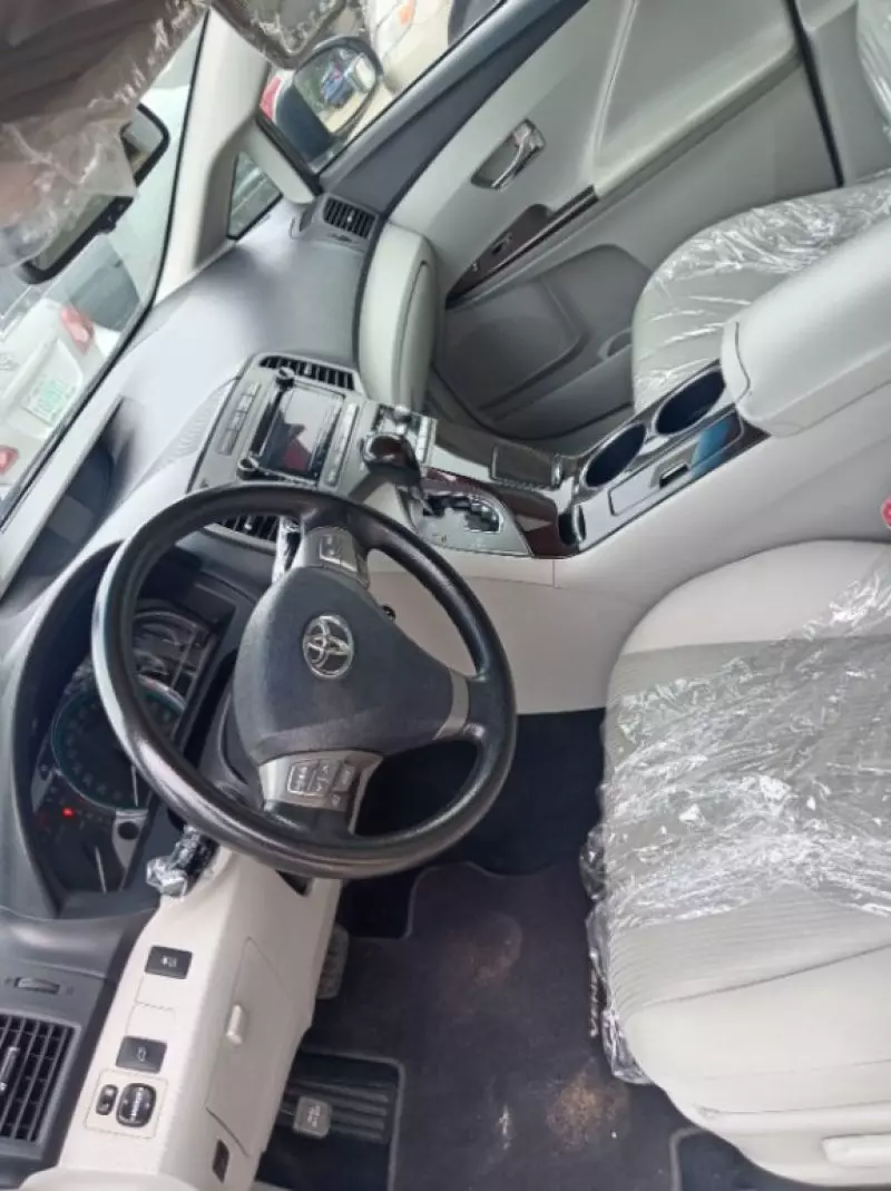TOYOTA Venza   - 2010