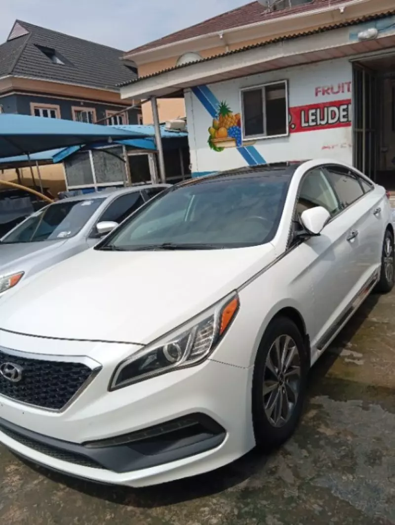 Hyundai Sonata   - 2015