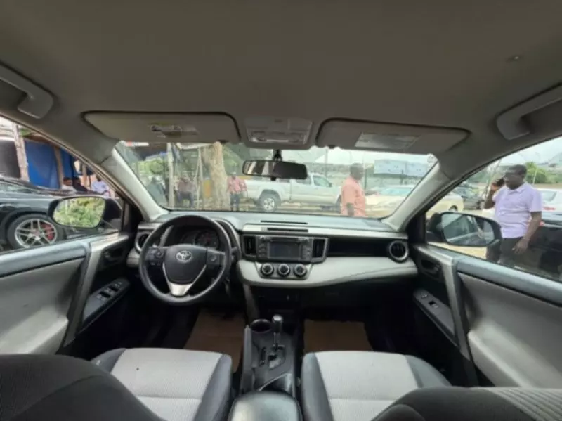 Toyota RAV 4   - 2016