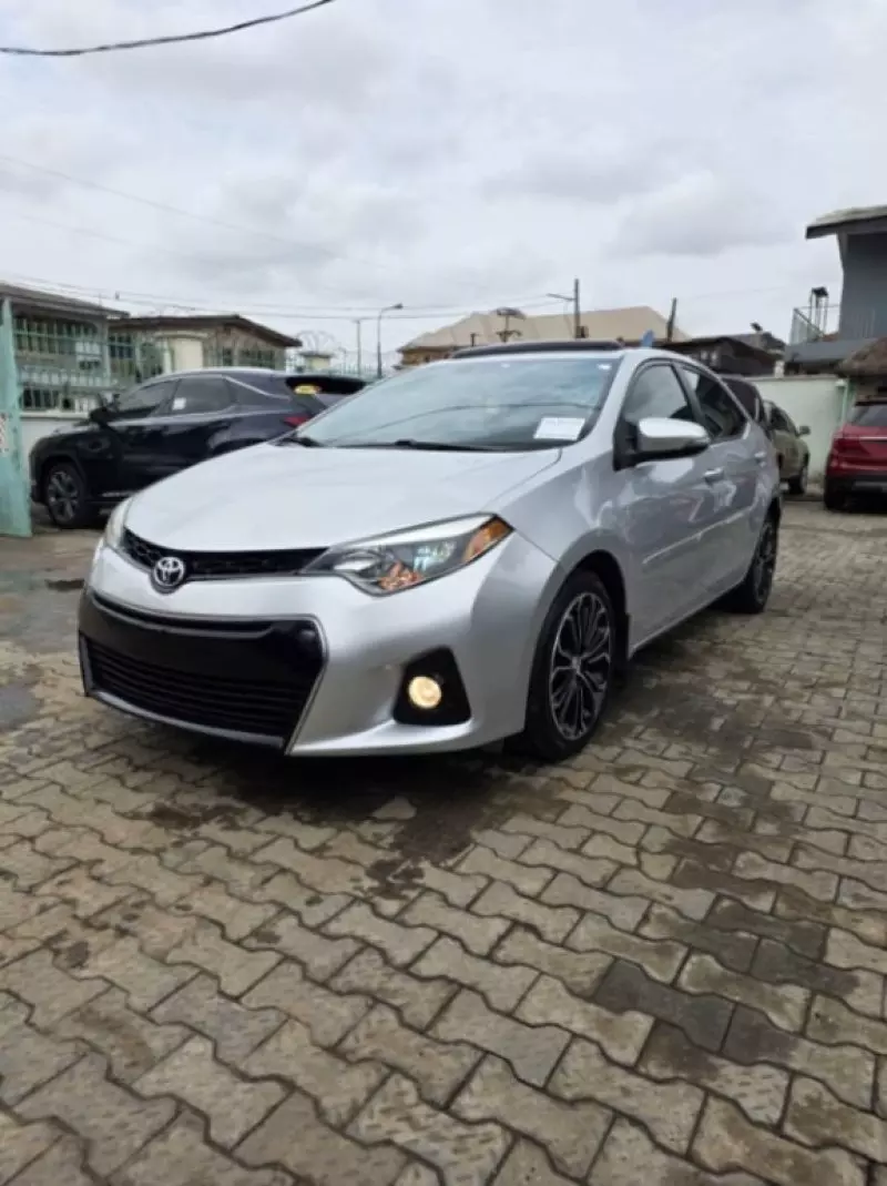 TOYOTA Corolla   - 2015