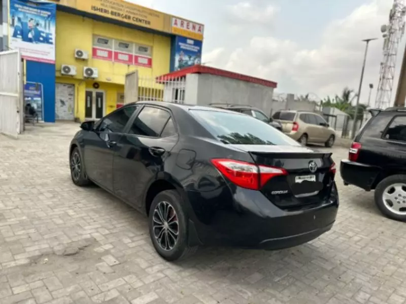 Toyota Corolla   - 2015