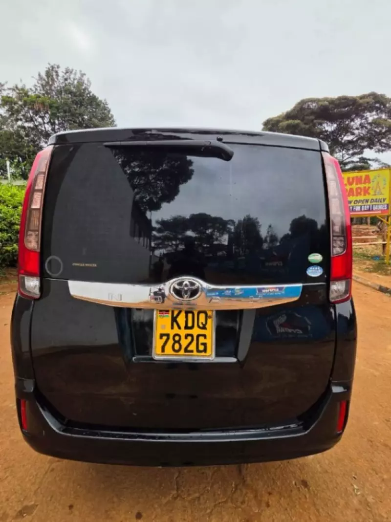 TOYOTA Noah   - 2016