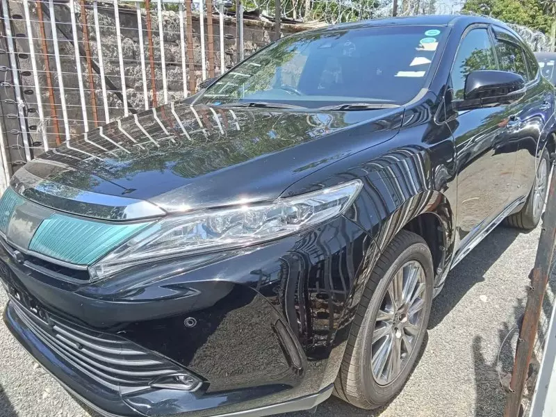 Toyota Harrier   - 2018