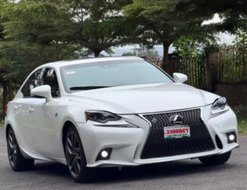 Lexus IS   - 2014