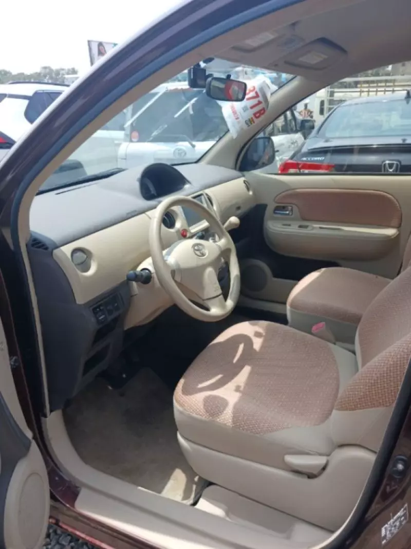 TOYOTA Sienta   - 2010