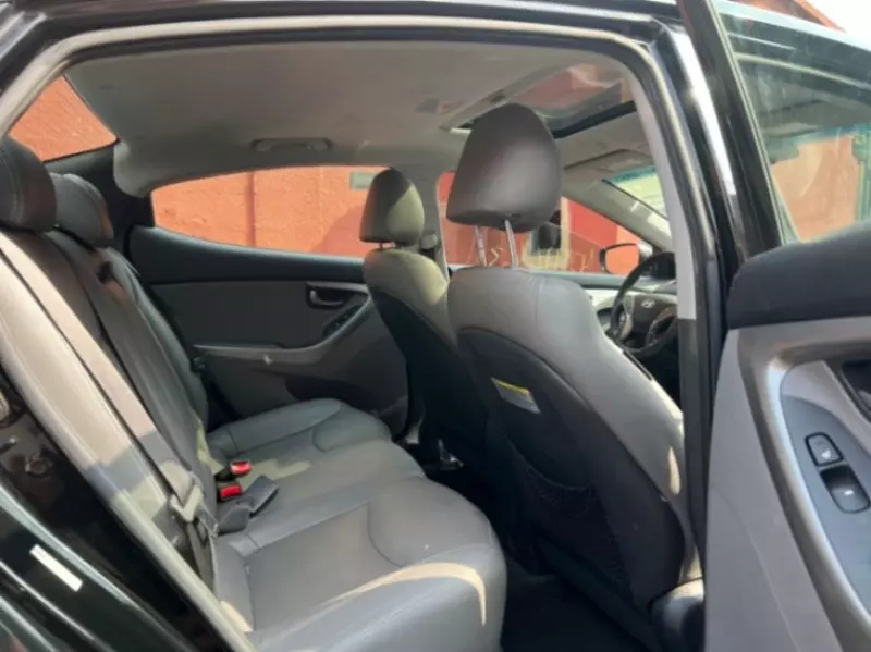 Hyundai Elantra   - 2013