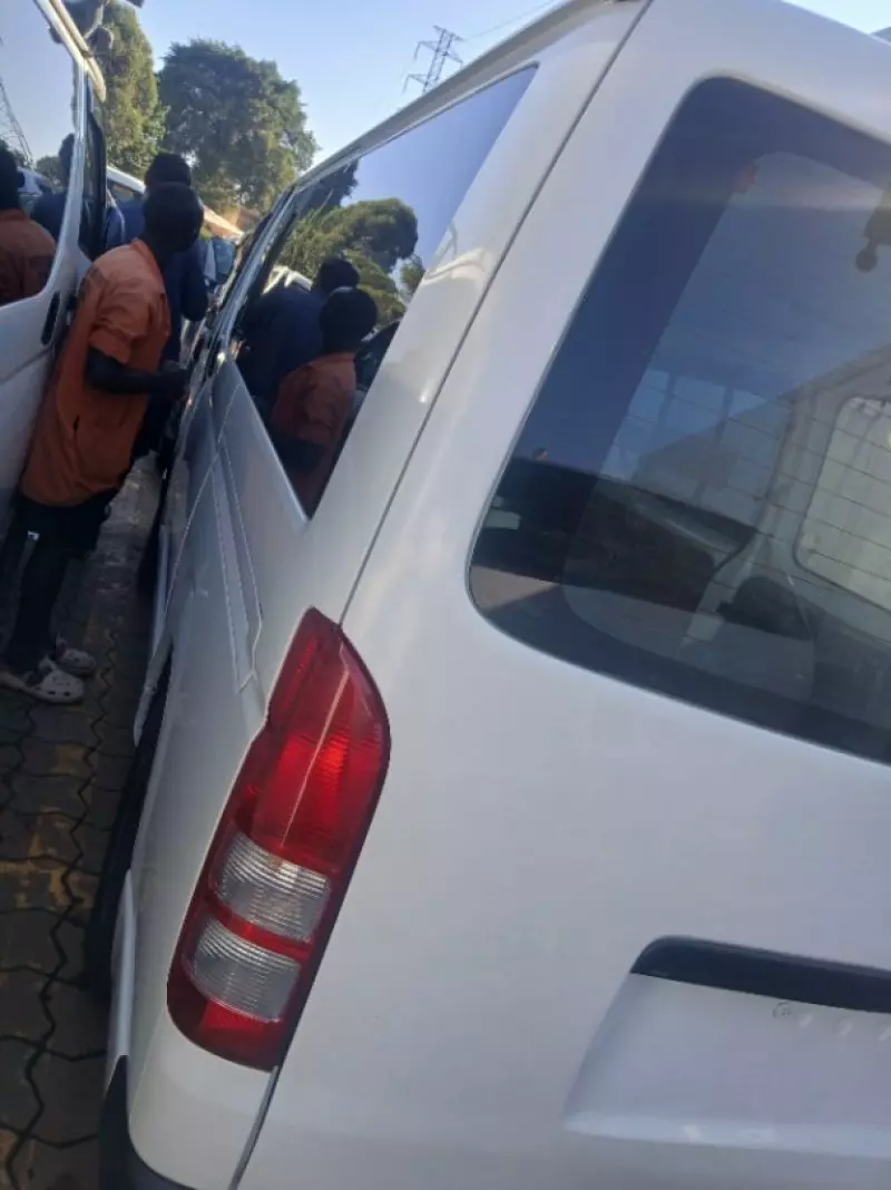 Toyota Hiace   - 2012