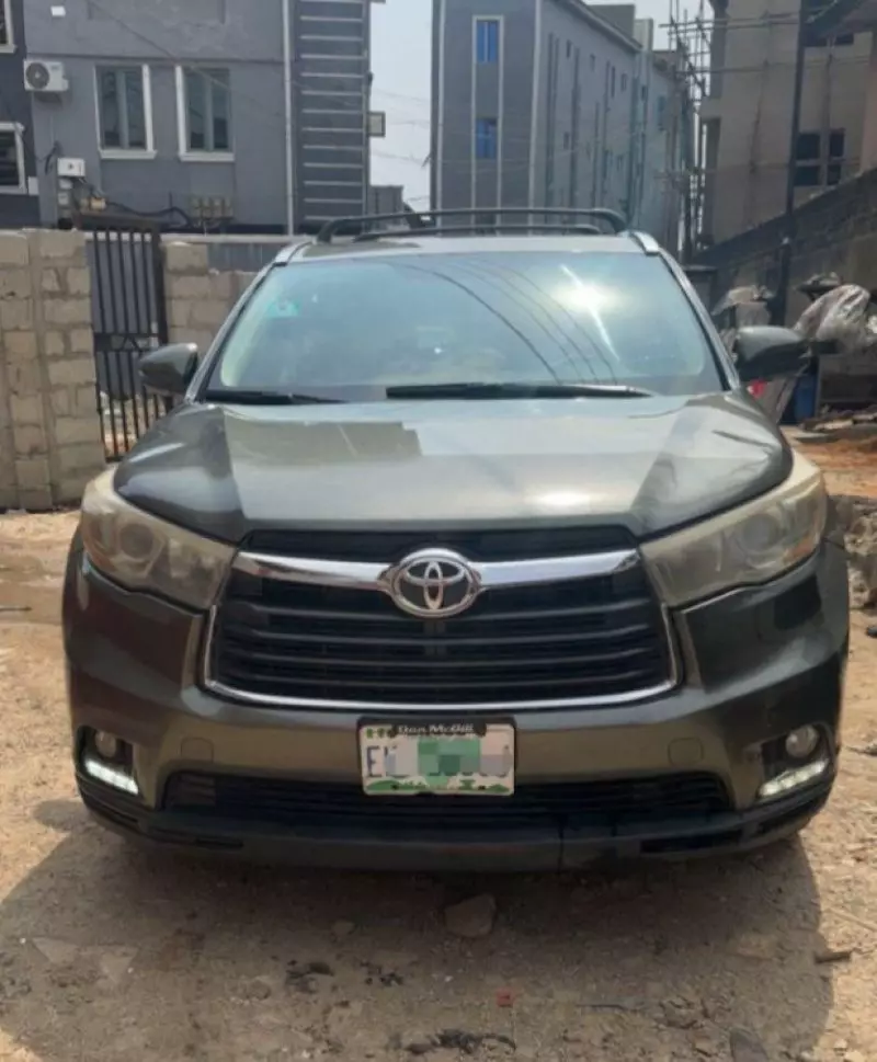 Toyota Highlander   - 2014
