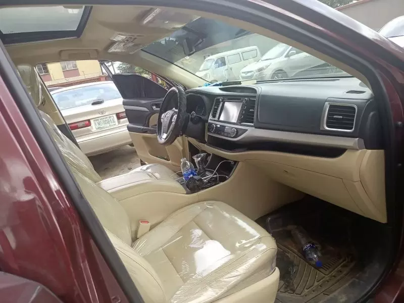 Toyota Highlander   - 2015