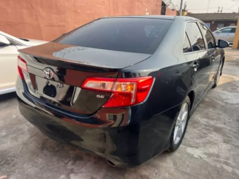 Toyota Camry   - 2014