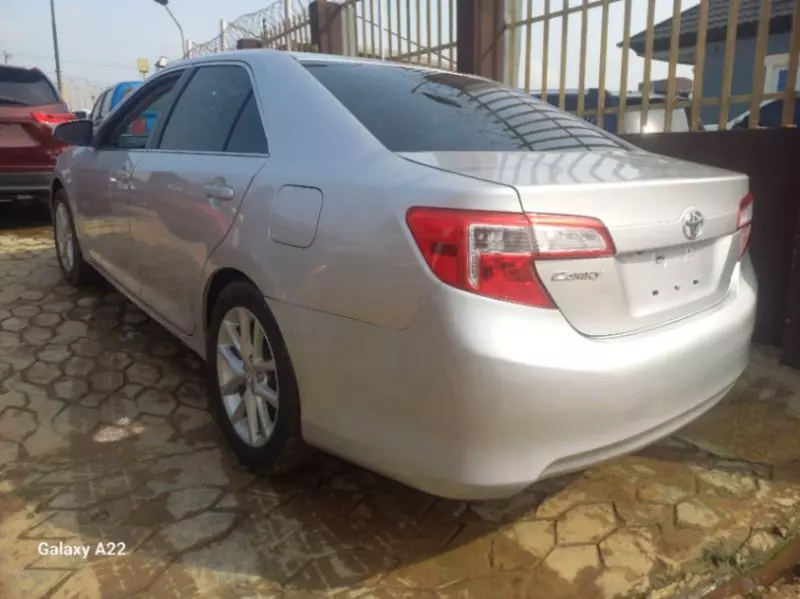 Toyota Camry   - 2014