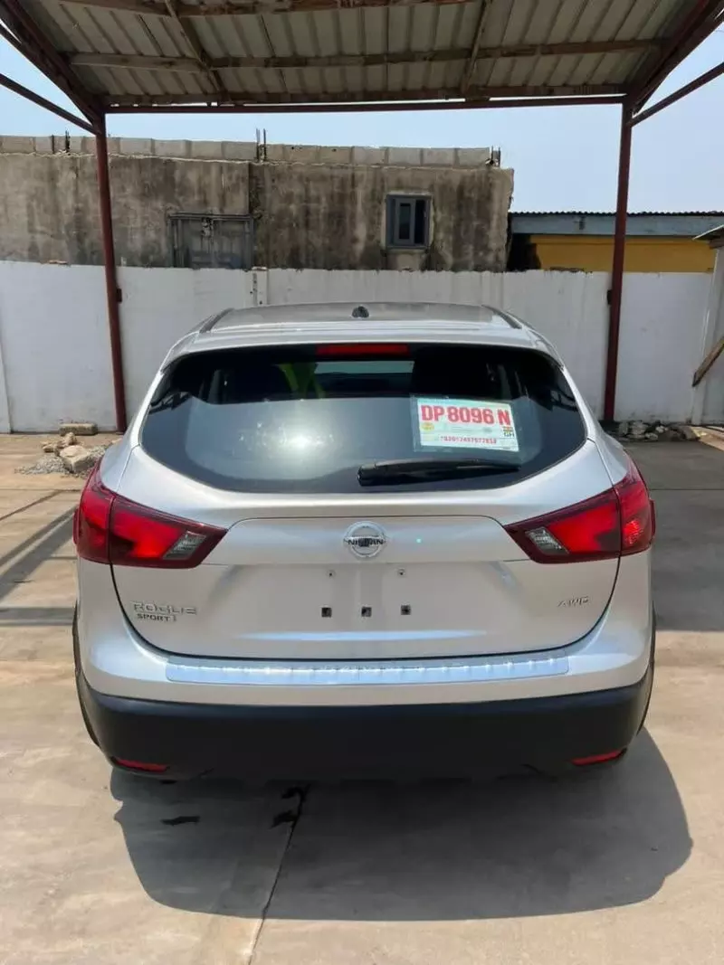 Nissan Rogue Sport   - 2017