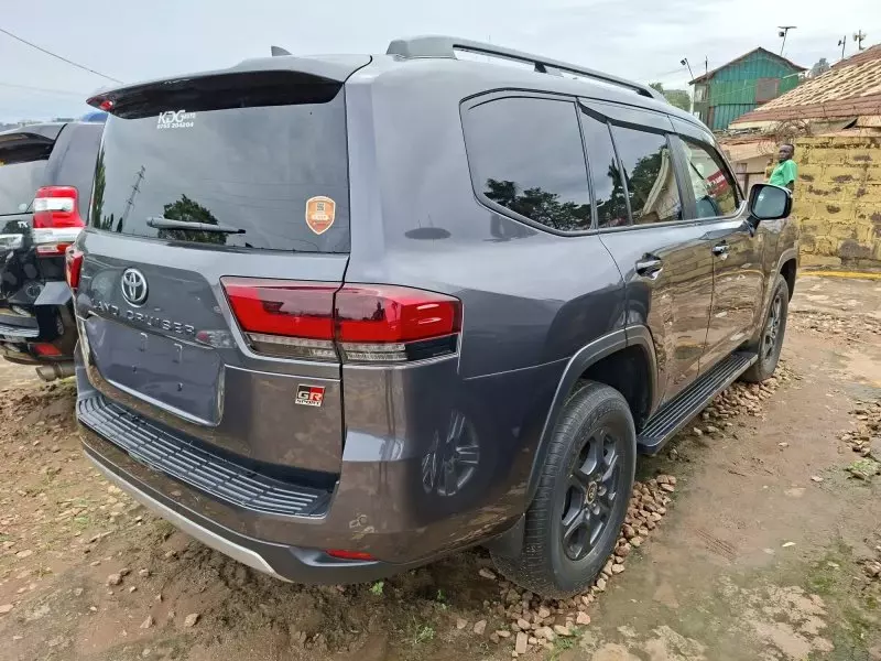TOYOTA LANDCRUISER GR-S   - 2022