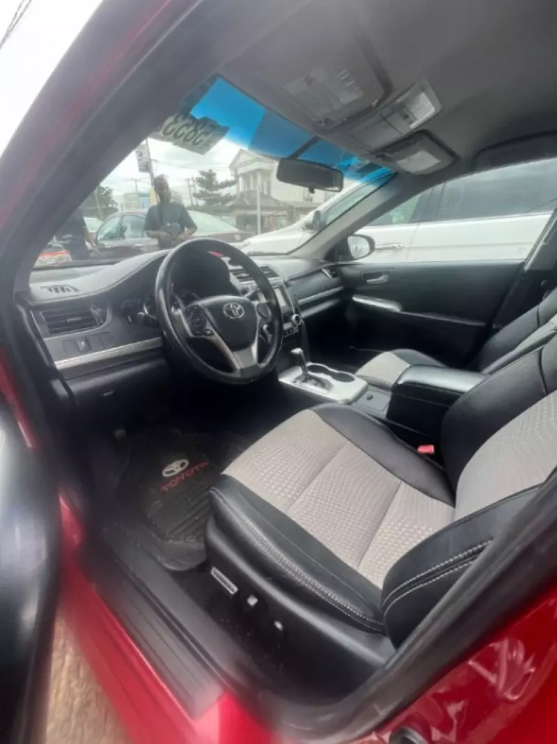 Toyota Camry   - 2014