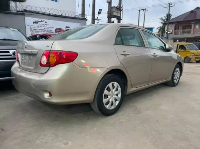 TOYOTA Corolla   - 2009