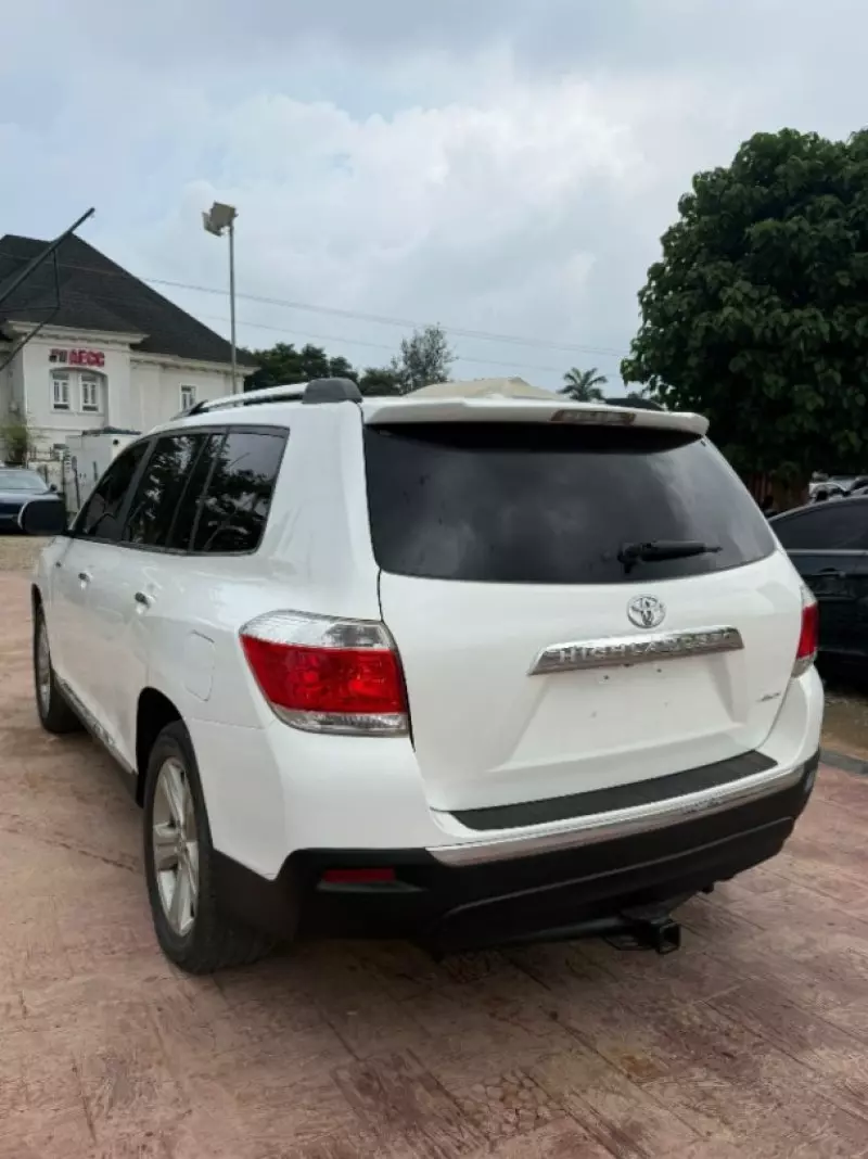 TOYOTA Highlander   - 2012