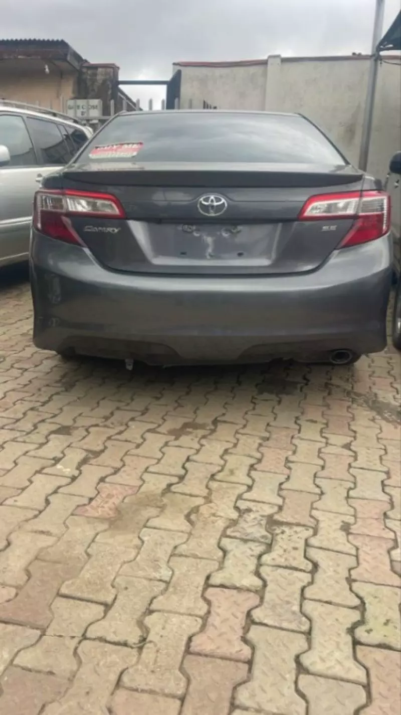 TOYOTA Camry - 2014