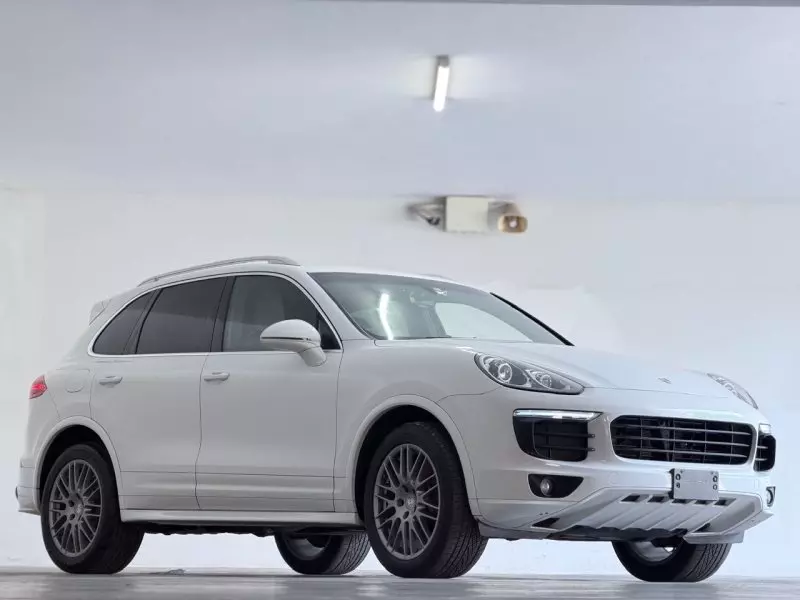 PORSCHE Cayenne - 2016