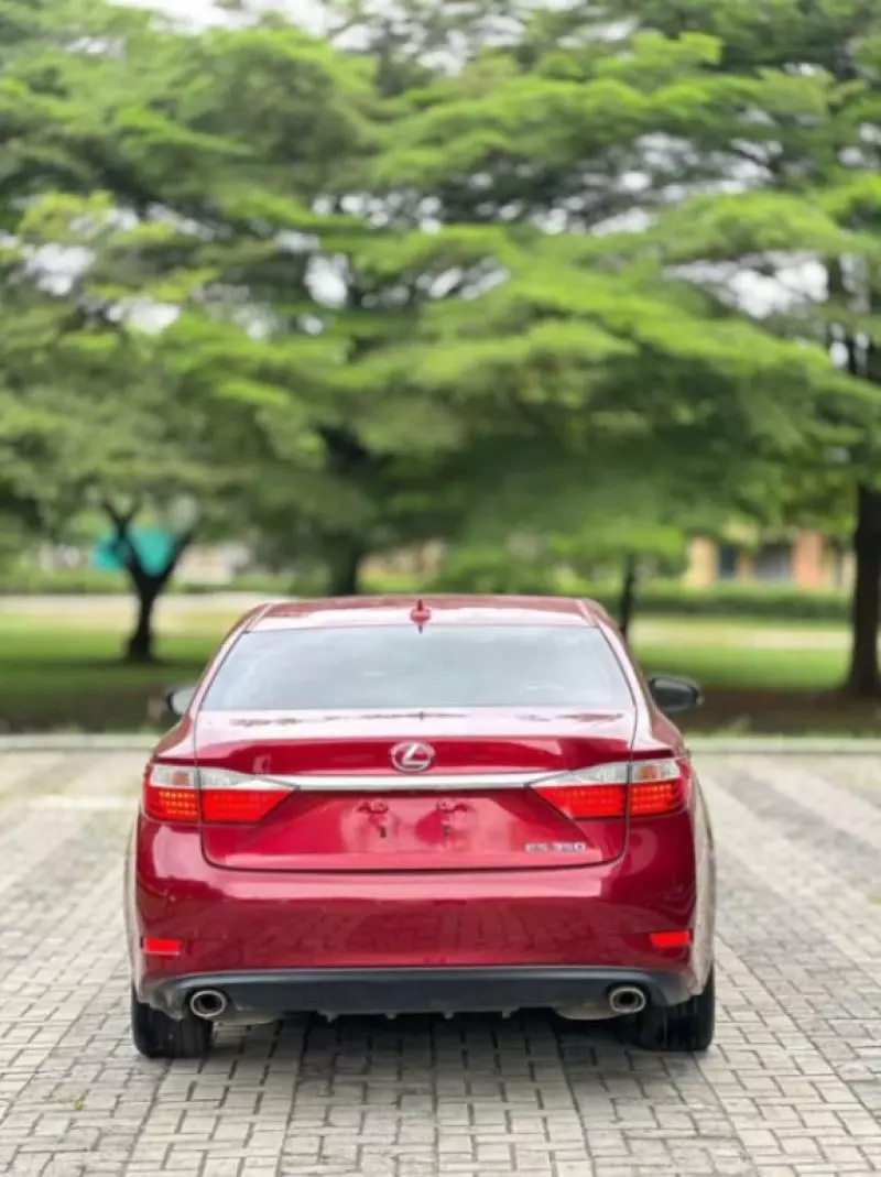 Lexus ES   - 2013